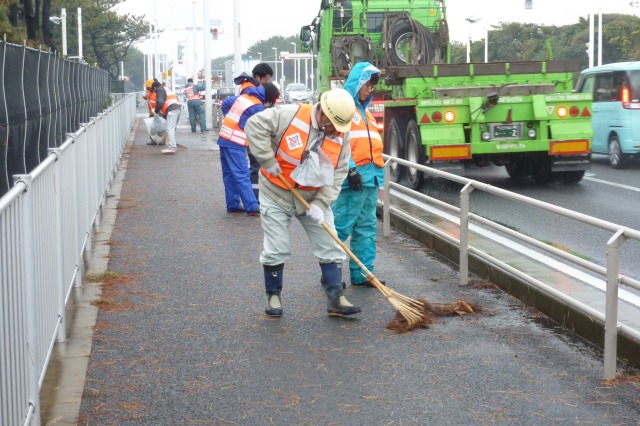 駅伝コース清掃活動写真4